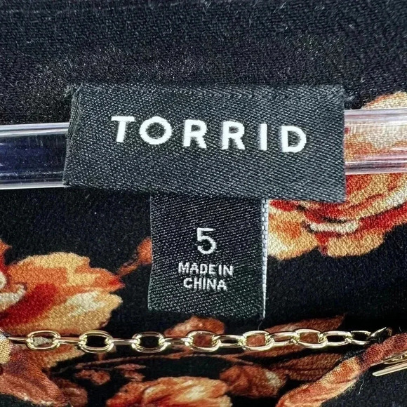 Torrid 5XL Womens Black Floral Print Crepe Chain Detail Blouse 3/4 Sleeves Boho - Picture 13 of 16